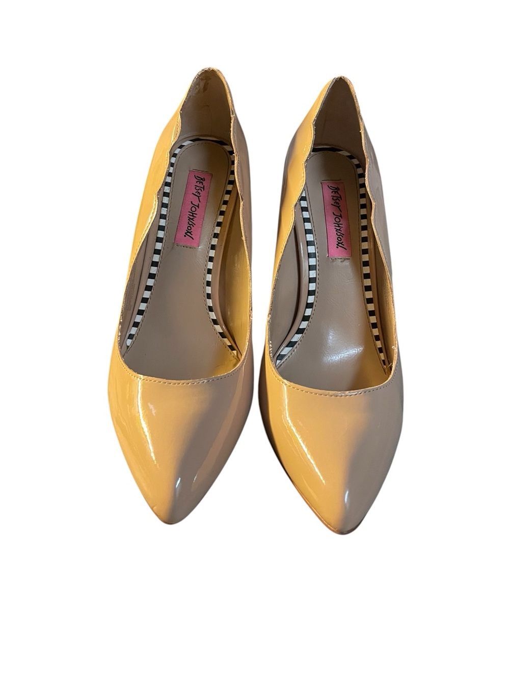 Betsey Johnson size 8 heels